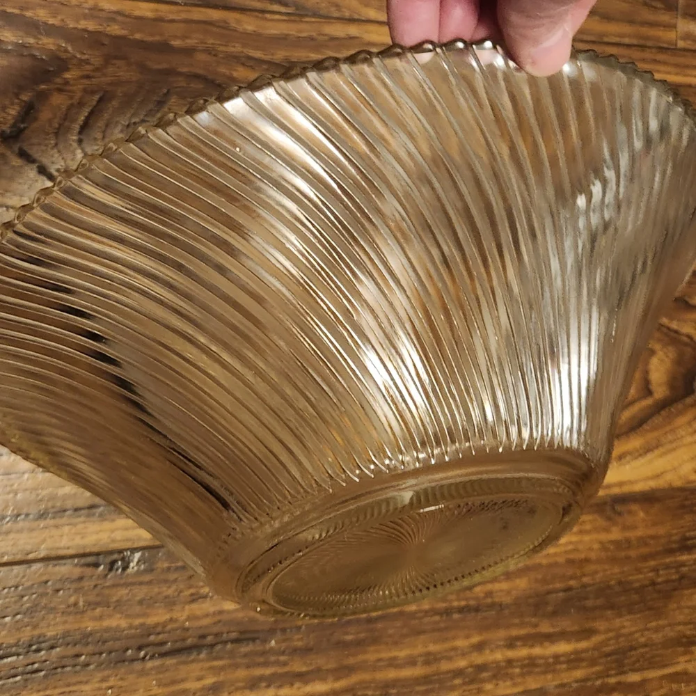 Pretty Textured Swirl Glass Serving Table Bowl 2.5 lbs